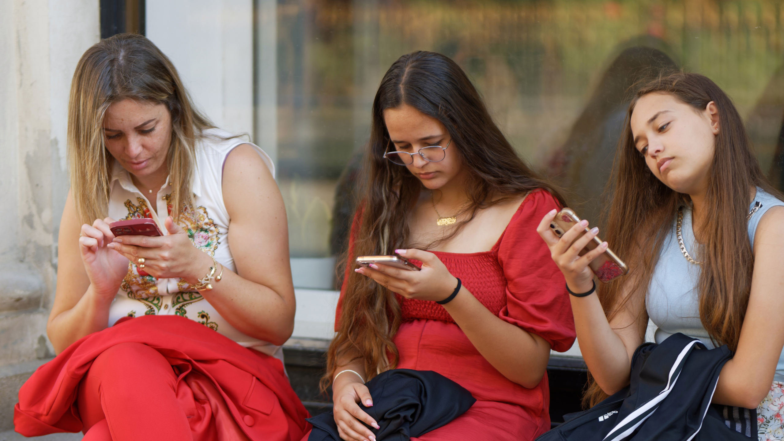 Funny Dares for Girlfriend Over Text: 50+ Hilarious, Flirty, and Creative Challenges