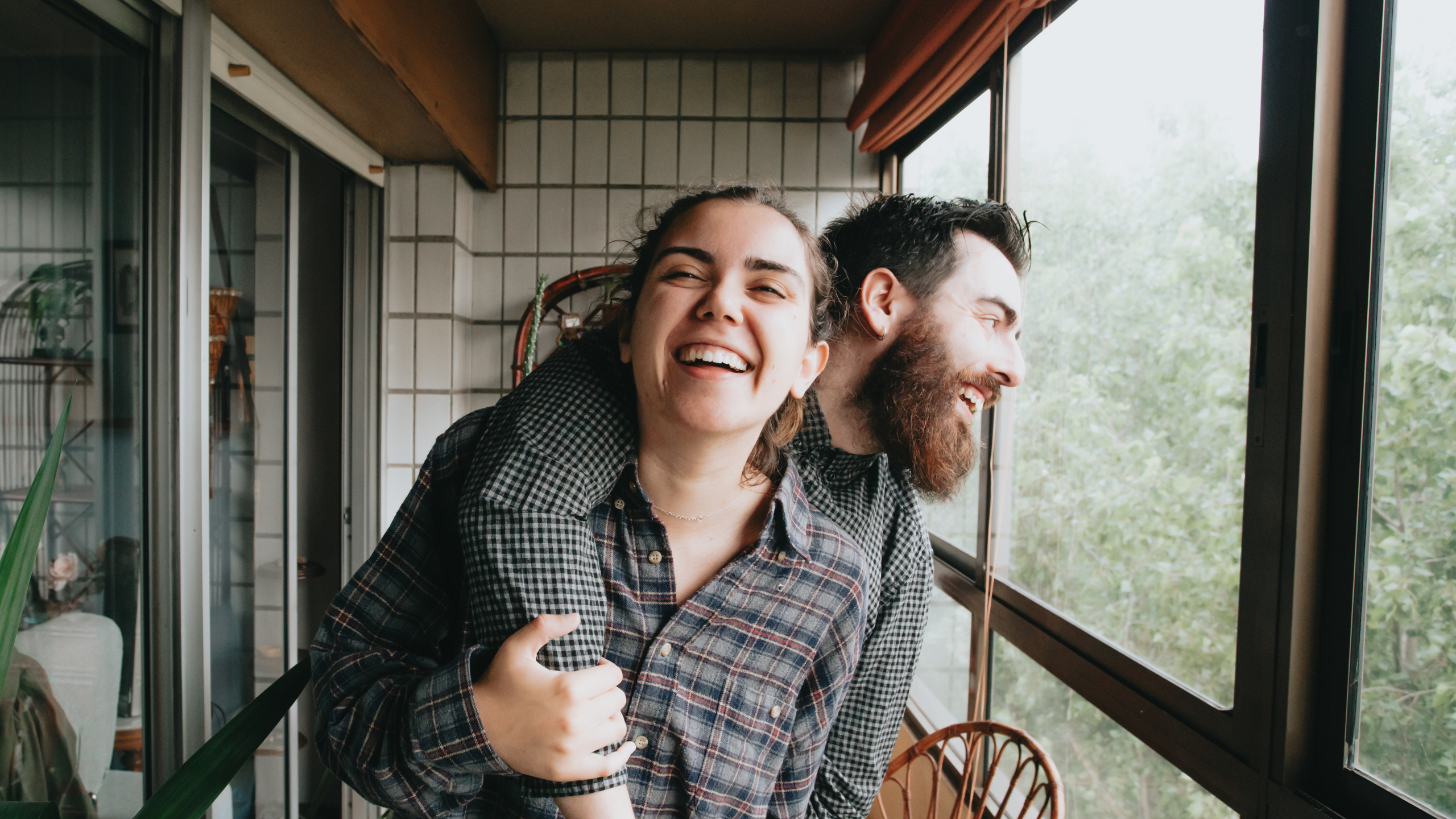 Playful Revenge Ideas for Couples: 20+ Harmless Pranks, Text Tricks & Home Mischief That Strengthen Your Bond