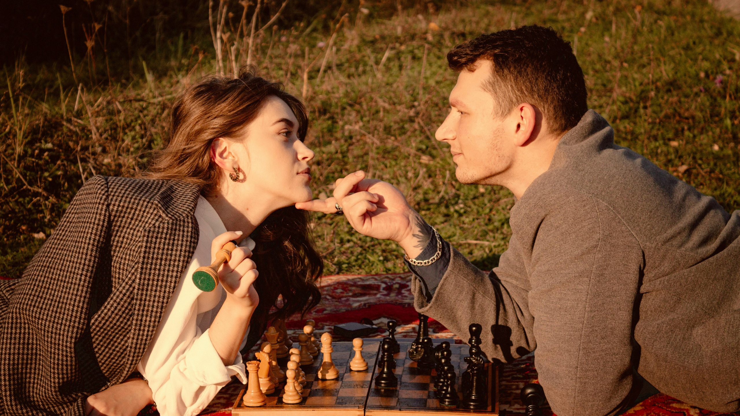 Halloween Couples Game Night: 40 Romantic Games